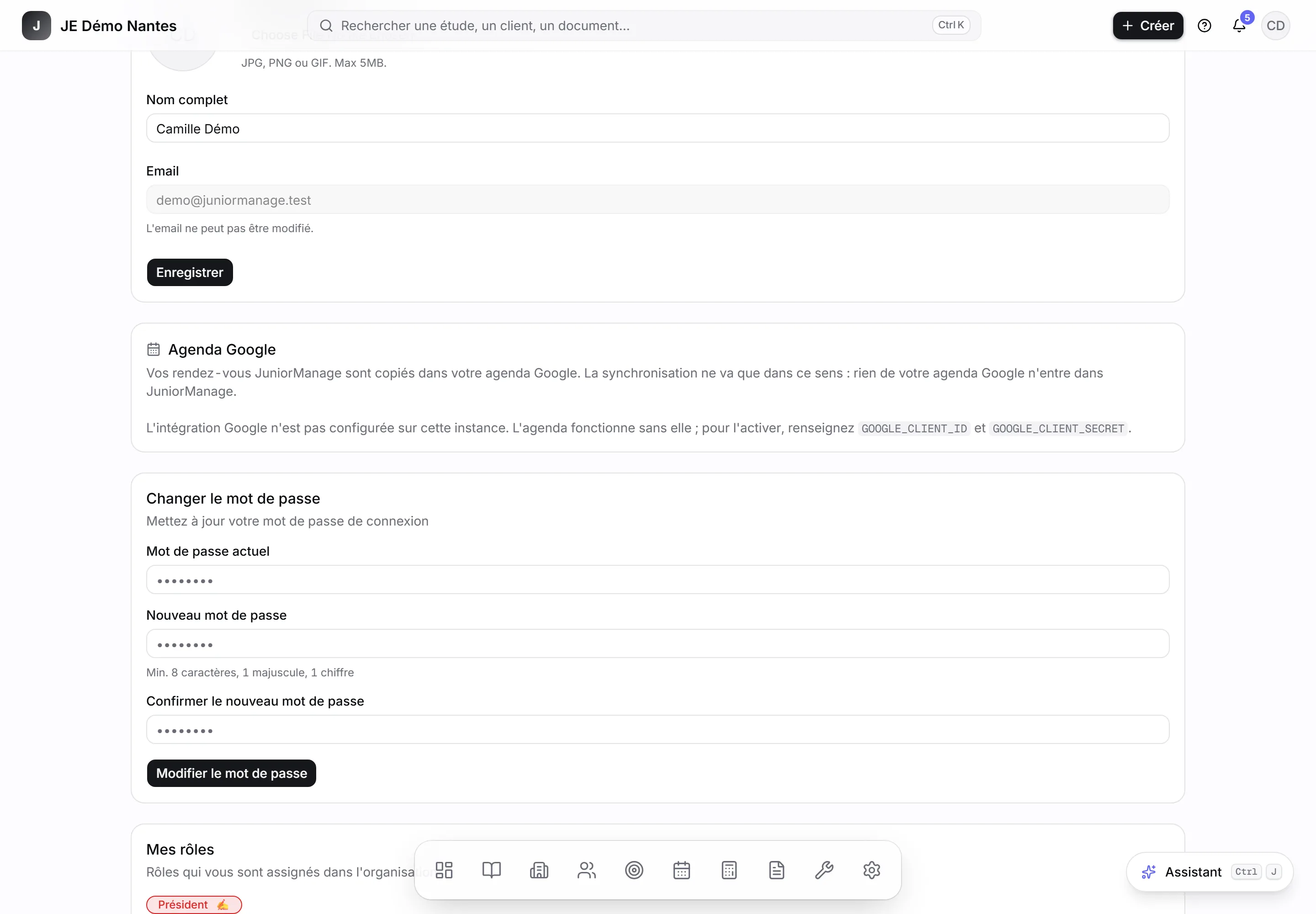 Plus bas sur la page : le mot de passe et vos rôles.